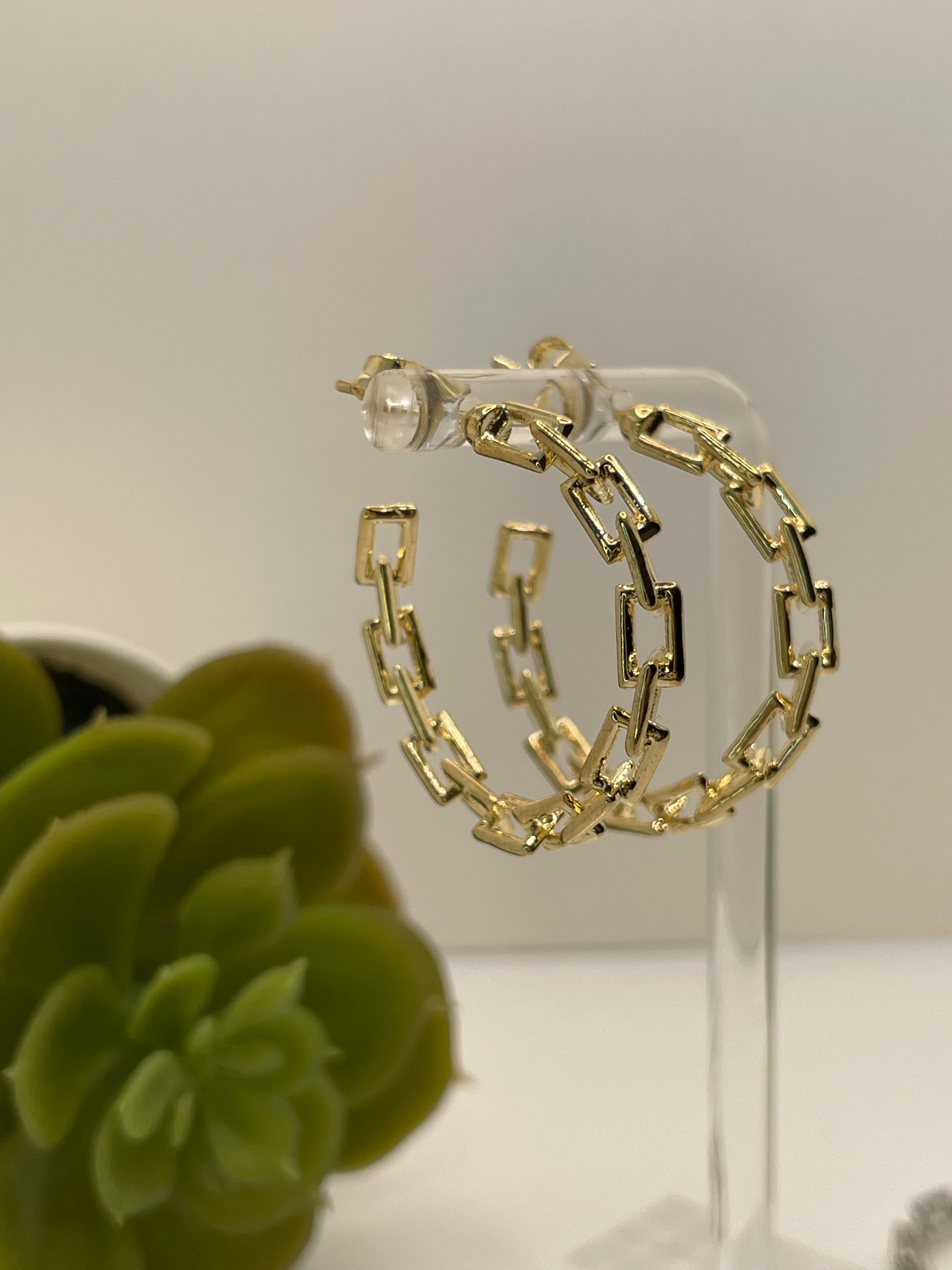 Chain Reaction Hoops