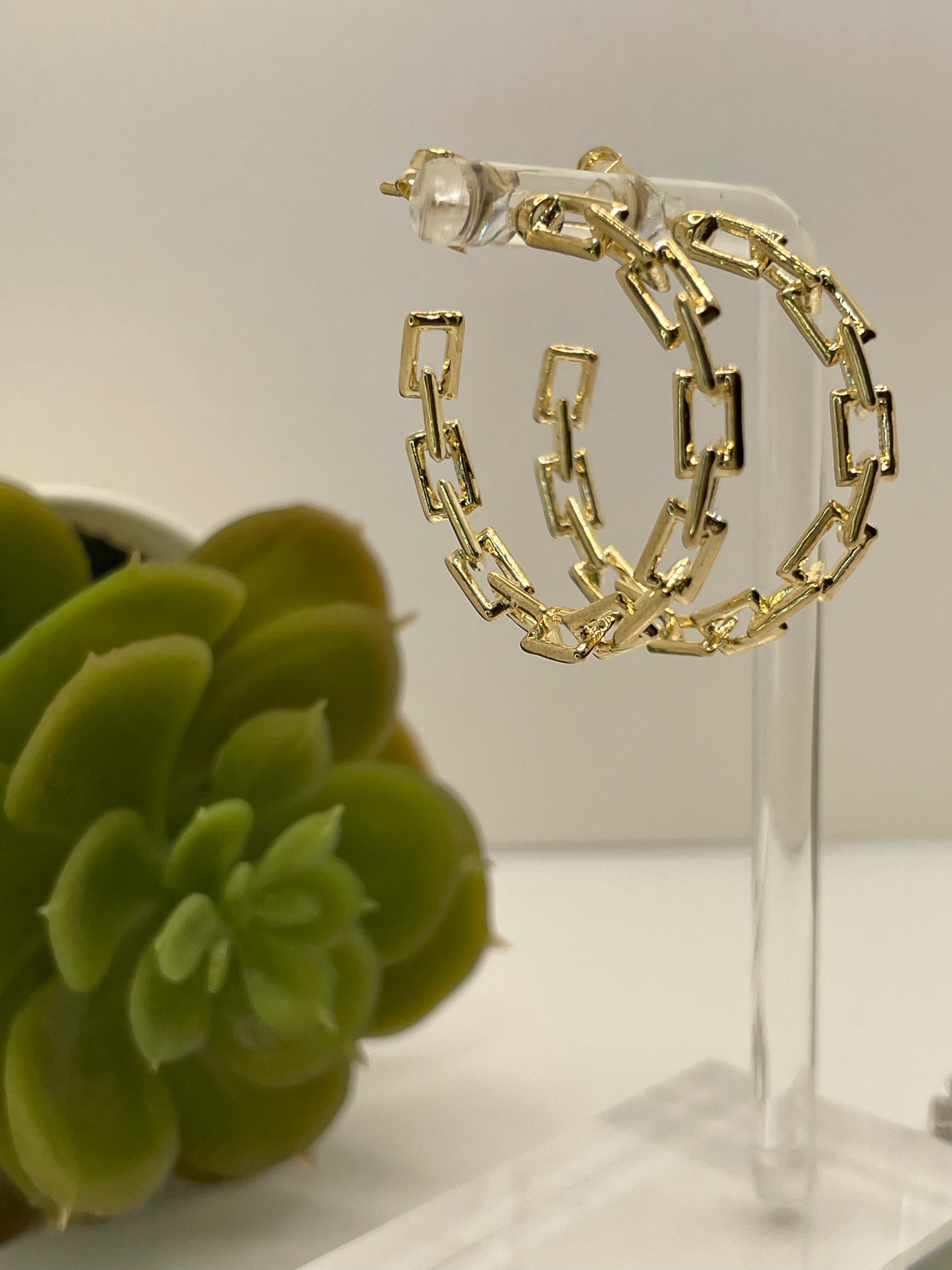 Chain Reaction Hoops