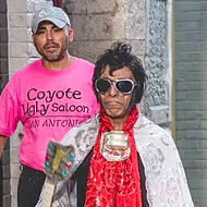 San Antonio street performer Hispanic Elvis released from hospital after battle with COVID-19