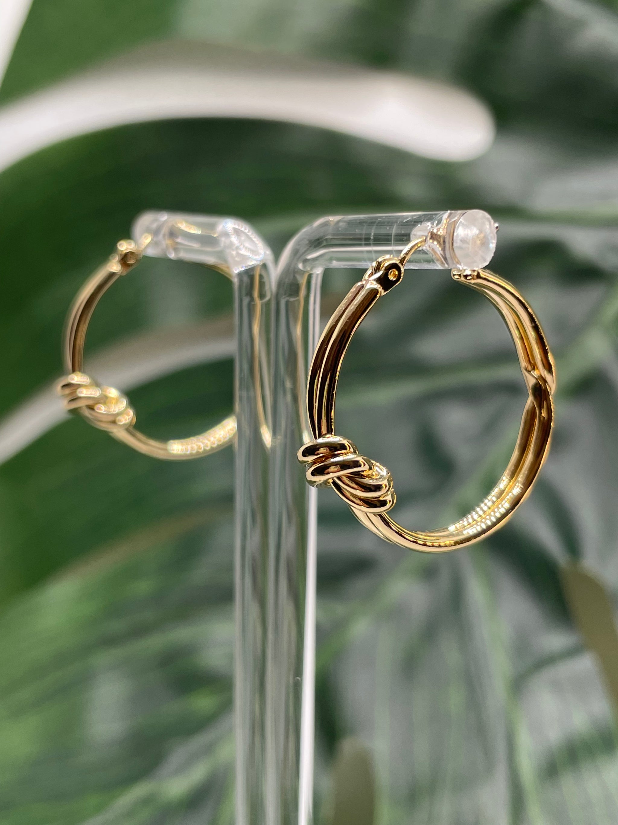 *SALE ITEM* Knot Living Without Hoops